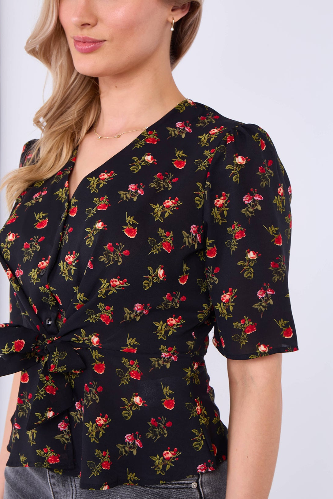 8Pcs Black Floral Print Short Sleeve Knotted Top