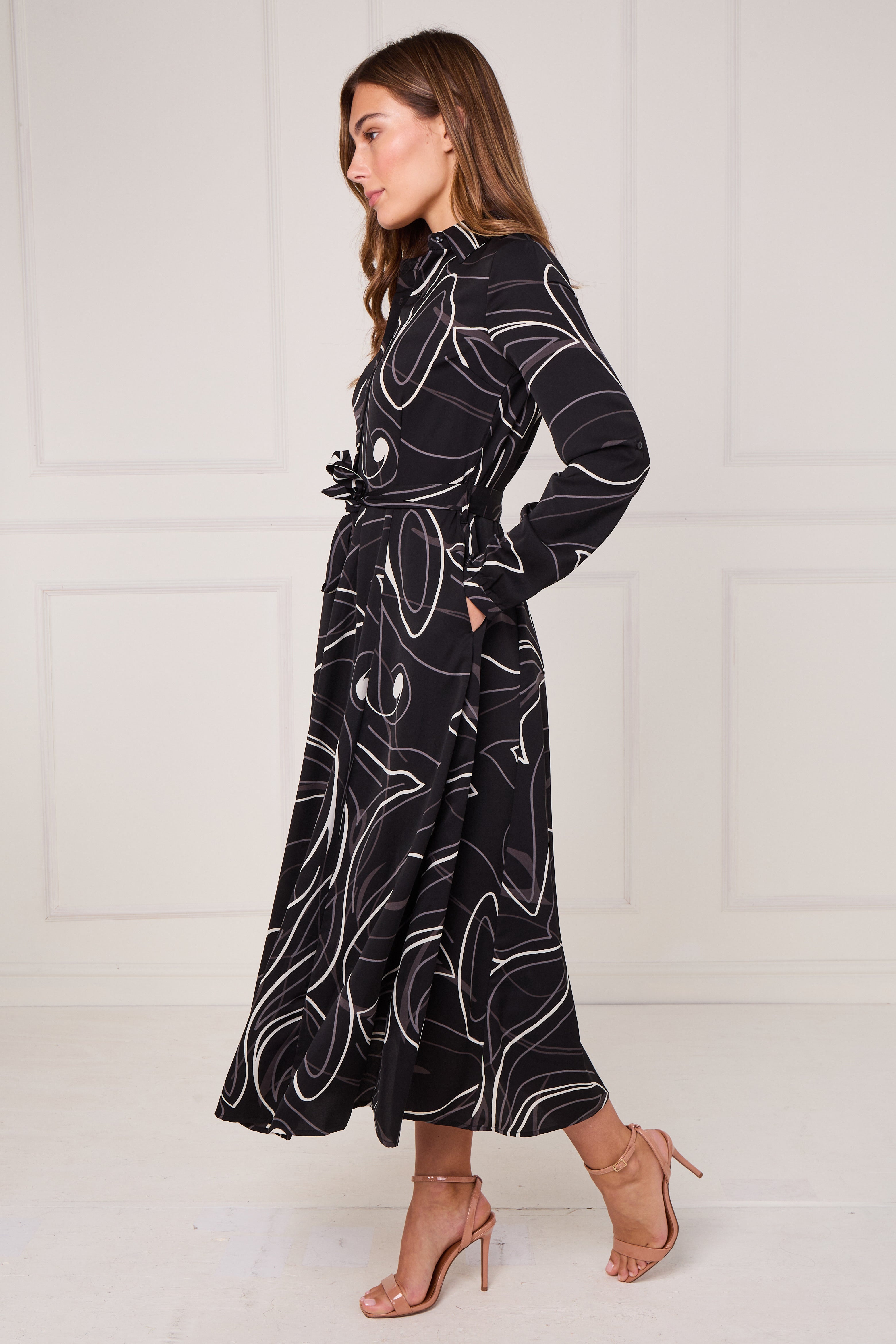8Pcs Black and Ivory Contour Print Maxi Shirt Dress