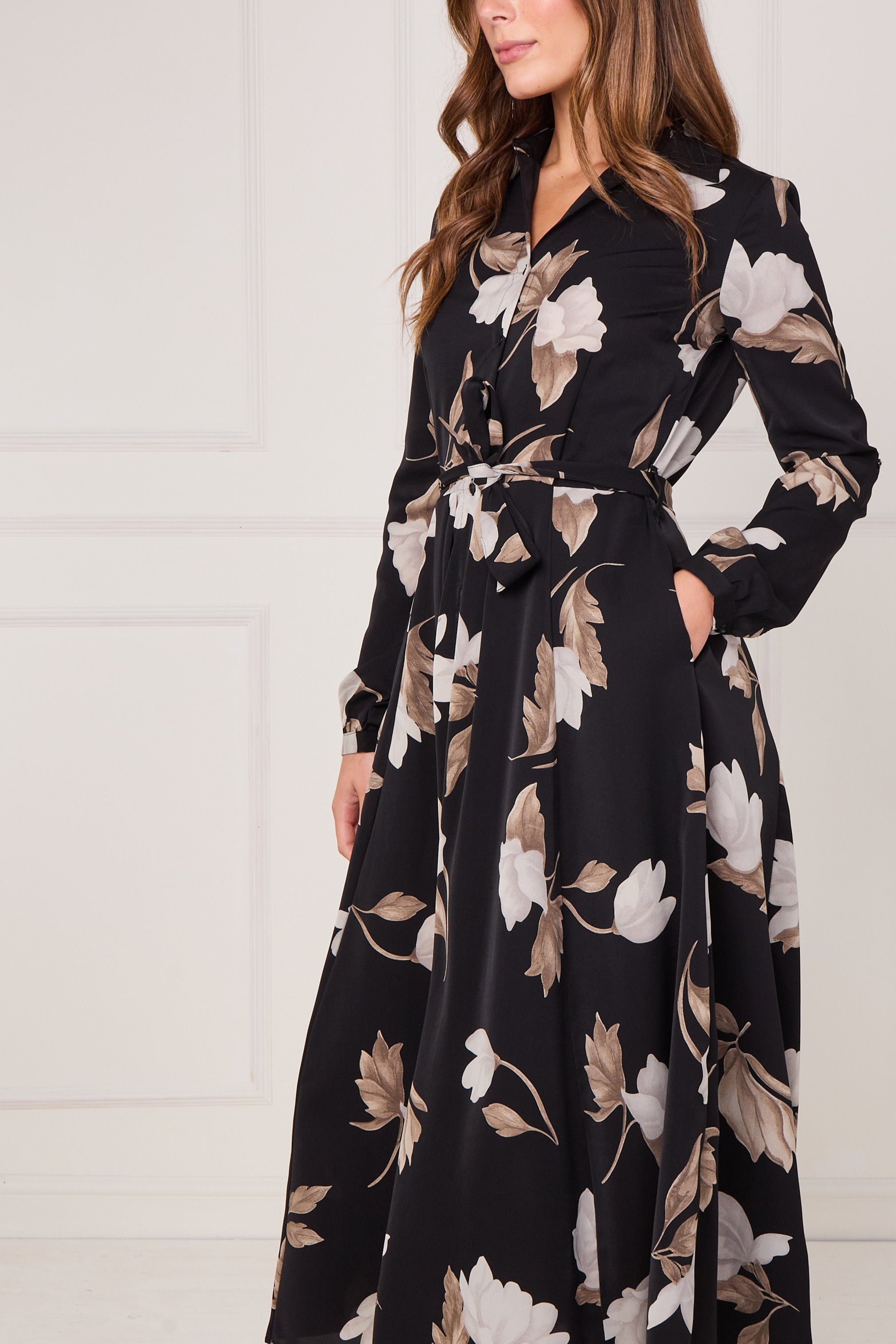8Pcs Black and Taupe Magnolia Print Maxi Shirt Dress