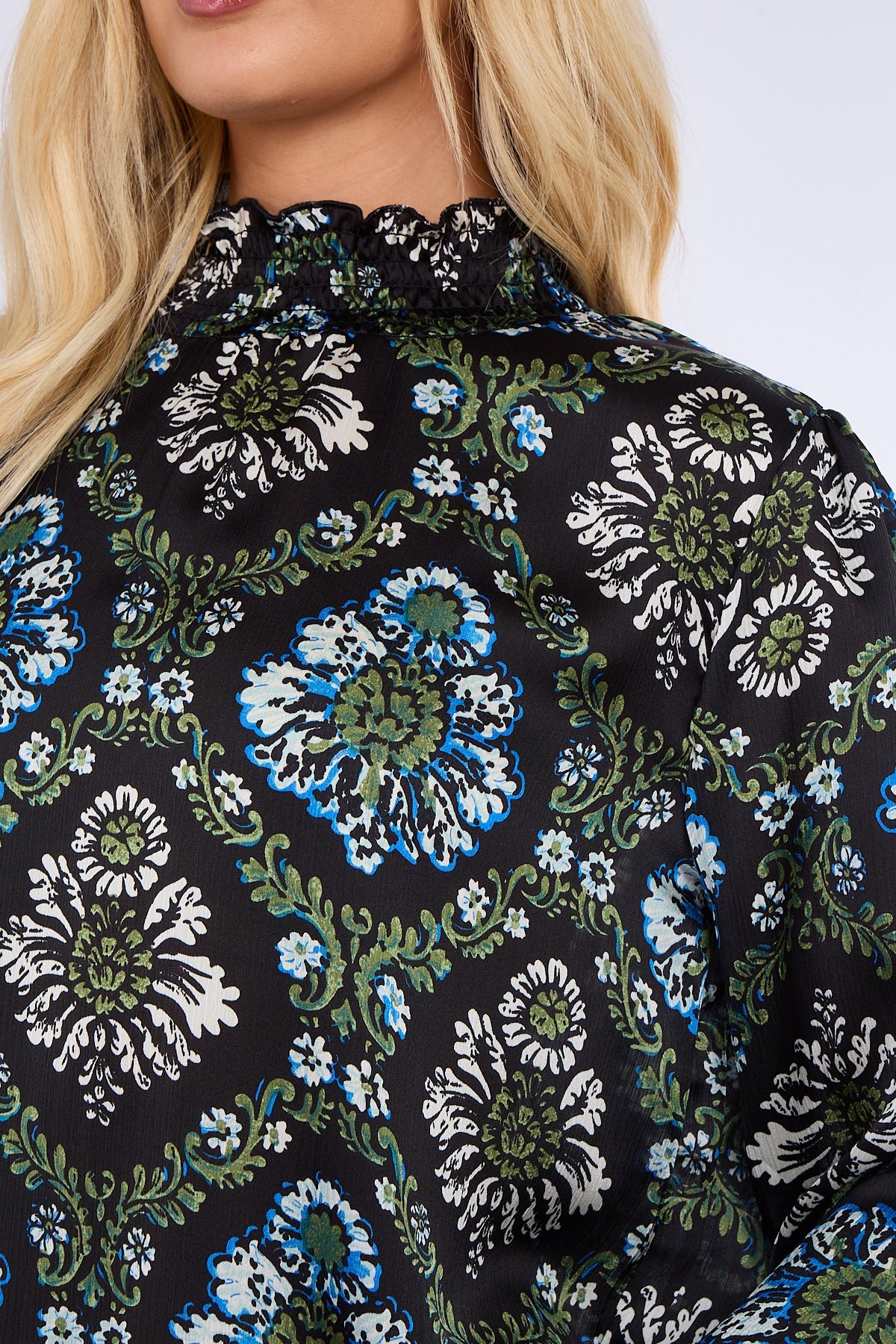 8Pcs Black Baroque Floral Print Shirred Waist Blouse