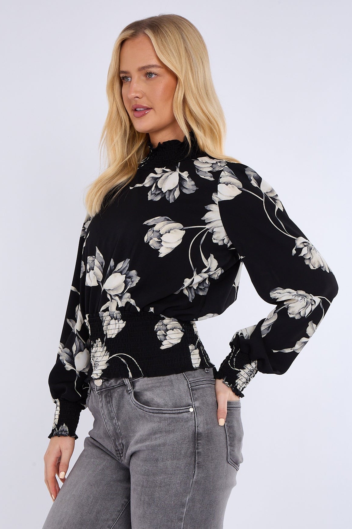 8Pcs Black Floral Print Shirred Waist Cropped Top