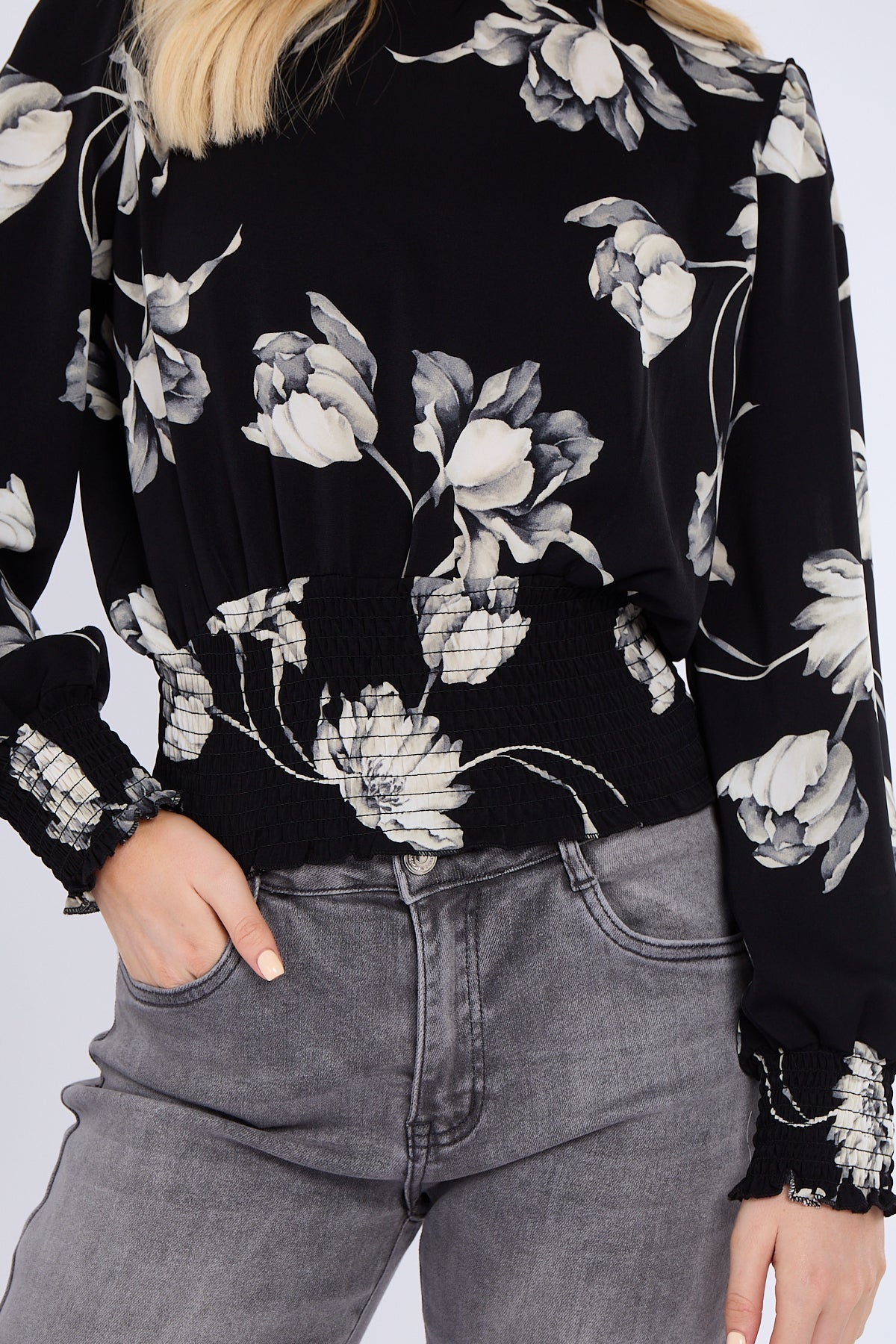 8Pcs Black Floral Print Shirred Waist Cropped Top