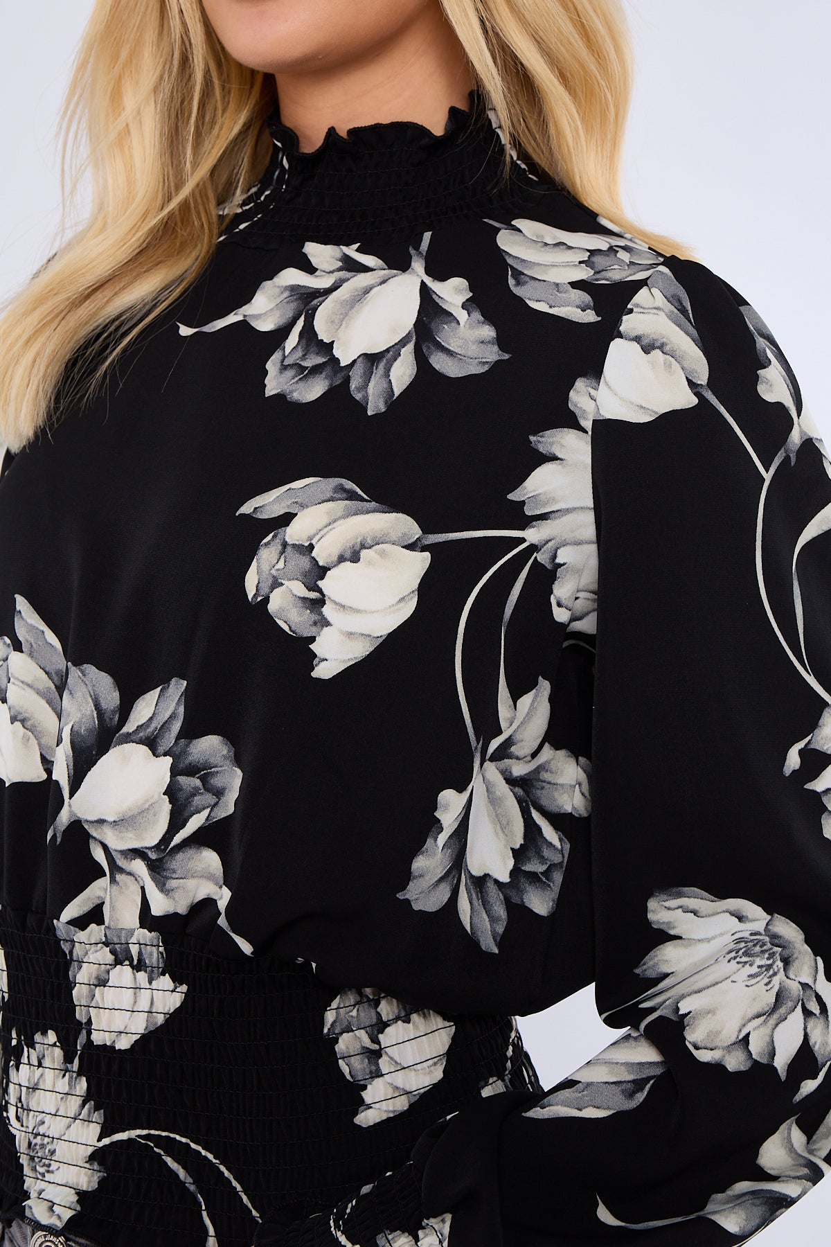 8Pcs Black Floral Print Shirred Waist Cropped Top