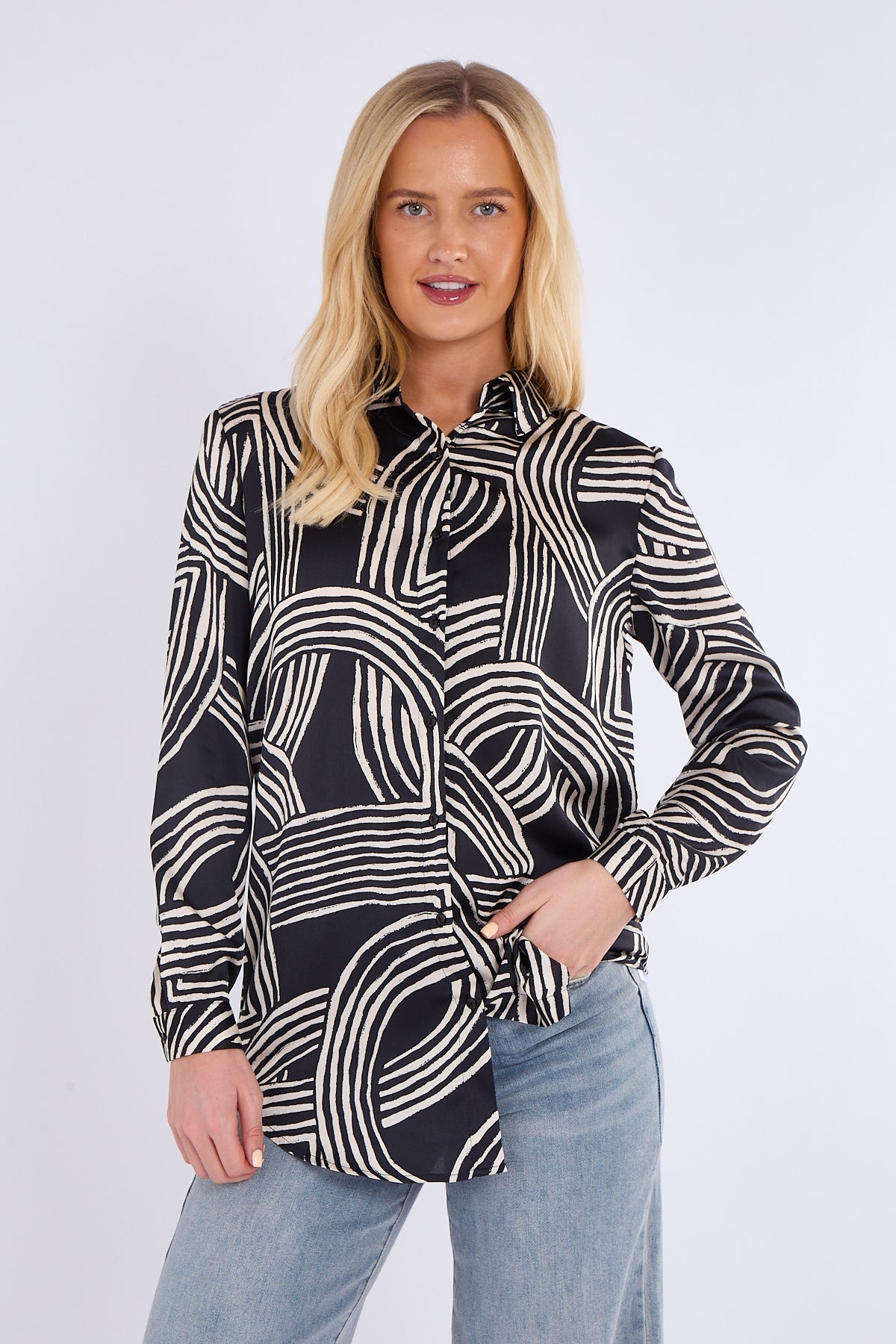 8Pcs Black Geometric Print Bubble Satin Shirt