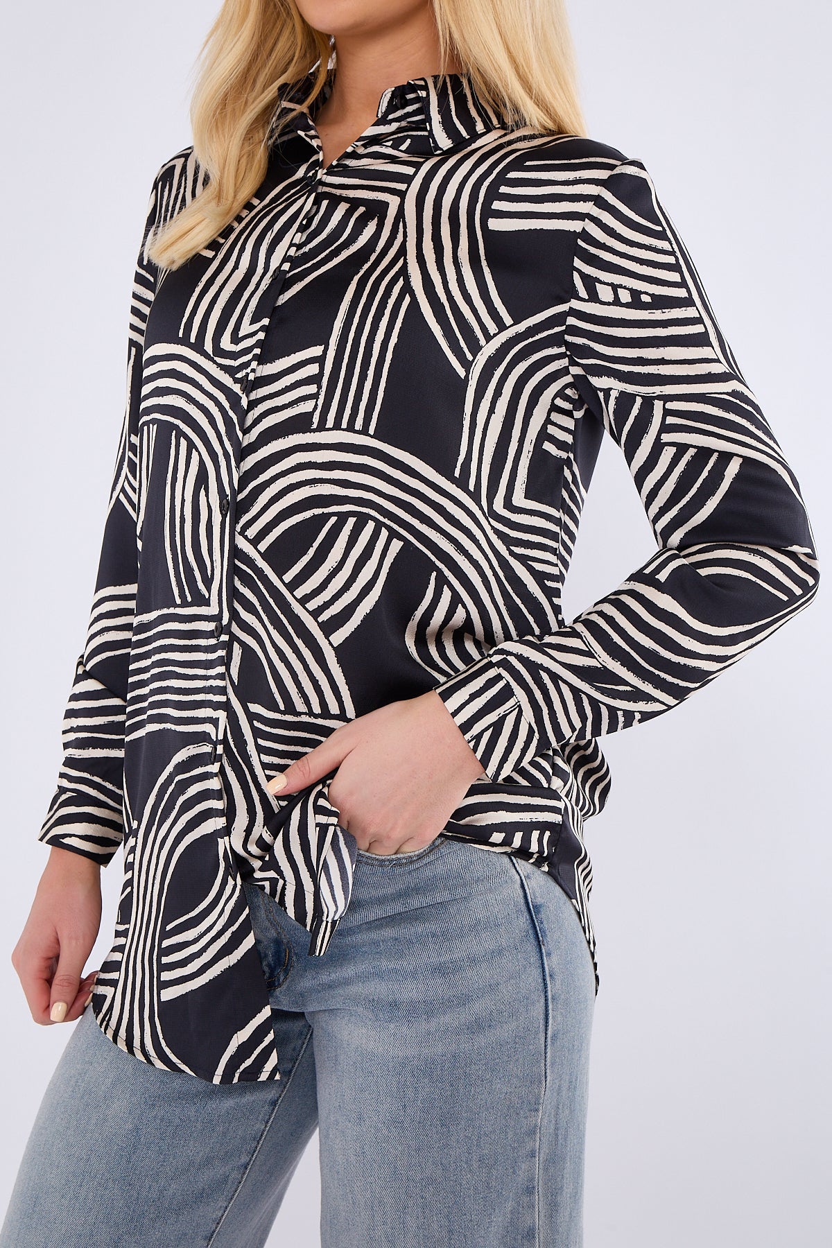 8Pcs Black Geometric Print Bubble Satin Shirt