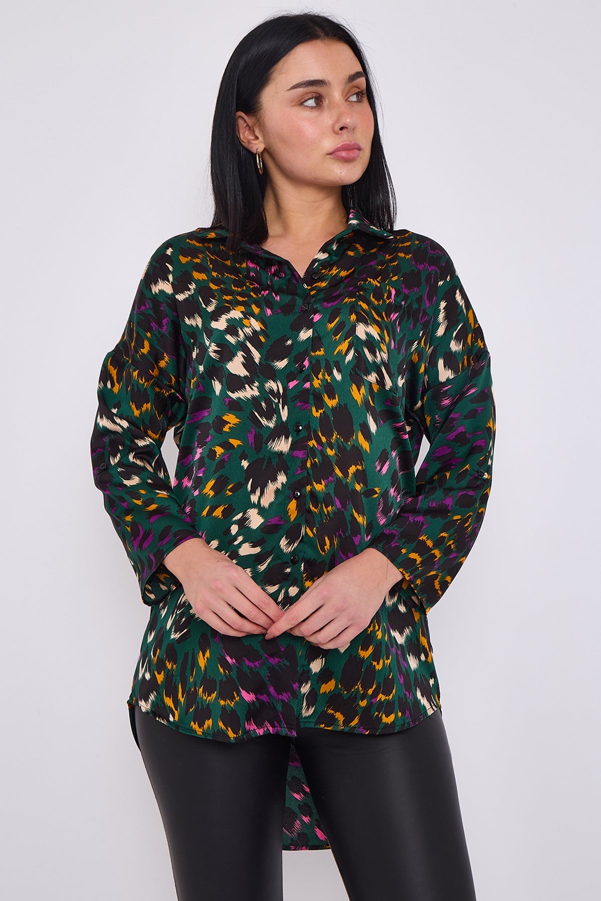8Pcs Emerald Leopard Print Satin Oversized Shirt