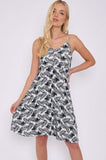 8Pcs Mono Palm Leaf Print Strap Mini Dress
