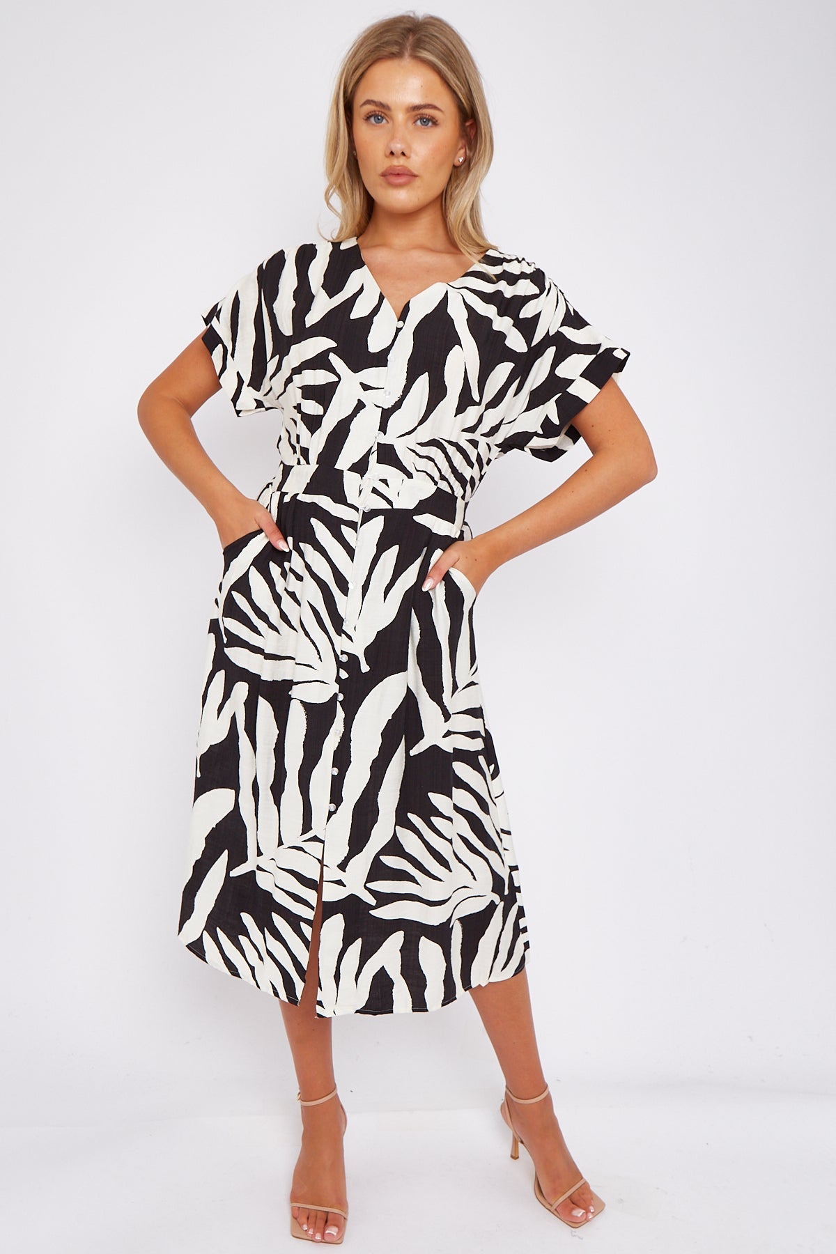 8Pcs Black Leaf Print Short Sleeve V Neck Midi Dress