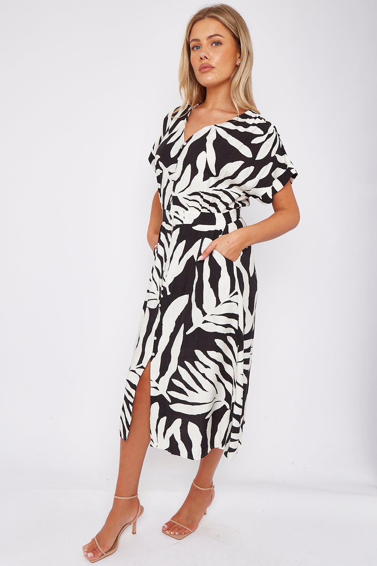8Pcs Black Leaf Print Short Sleeve V Neck Midi Dress