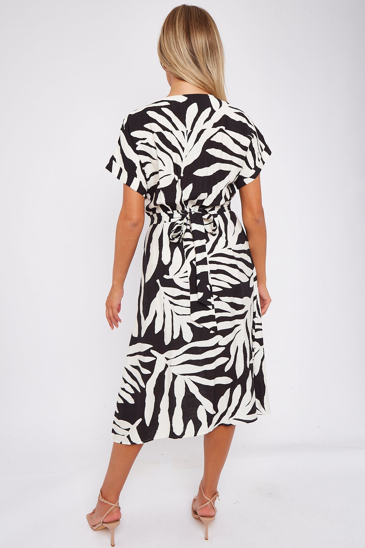 8Pcs Black Leaf Print Short Sleeve V Neck Midi Dress