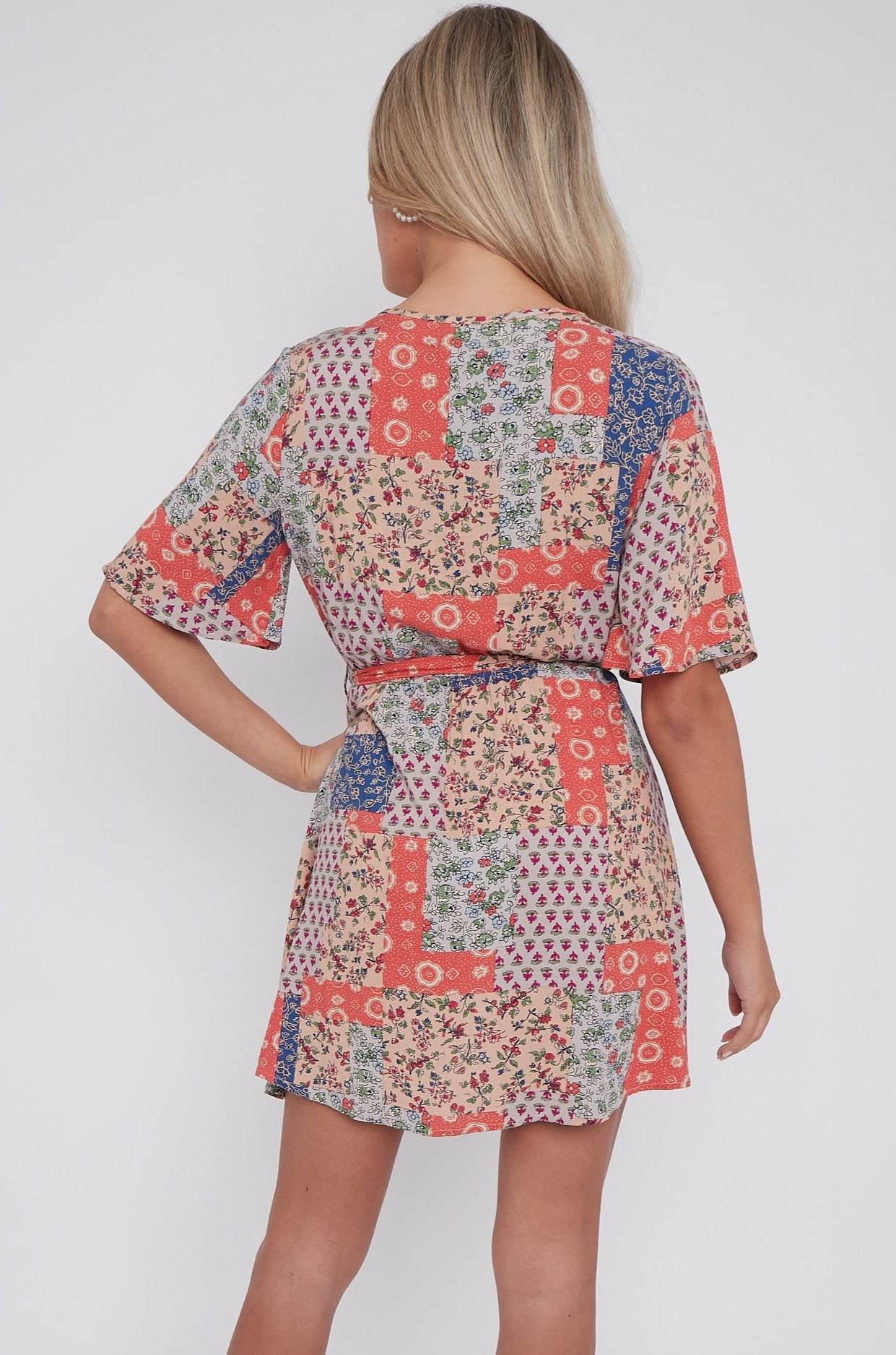 8Pcs Multi Floral Patch Print Wrapped Mini Dress