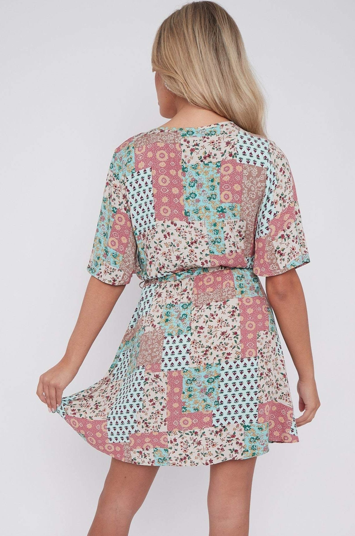 8Pcs Multi Floral Patch Print Wrapped Mini Dress