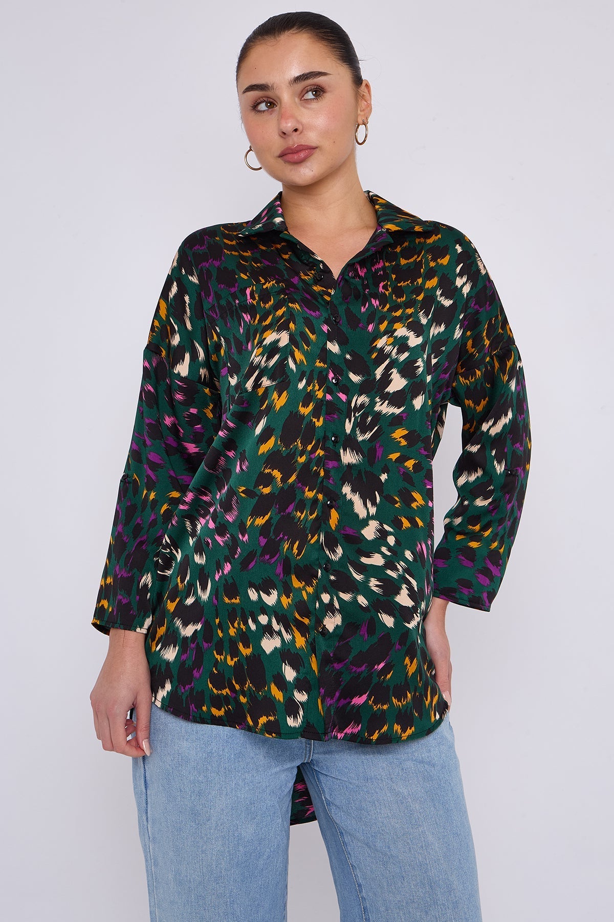 8Pcs Emerald Leopard Print Satin Oversized Shirt