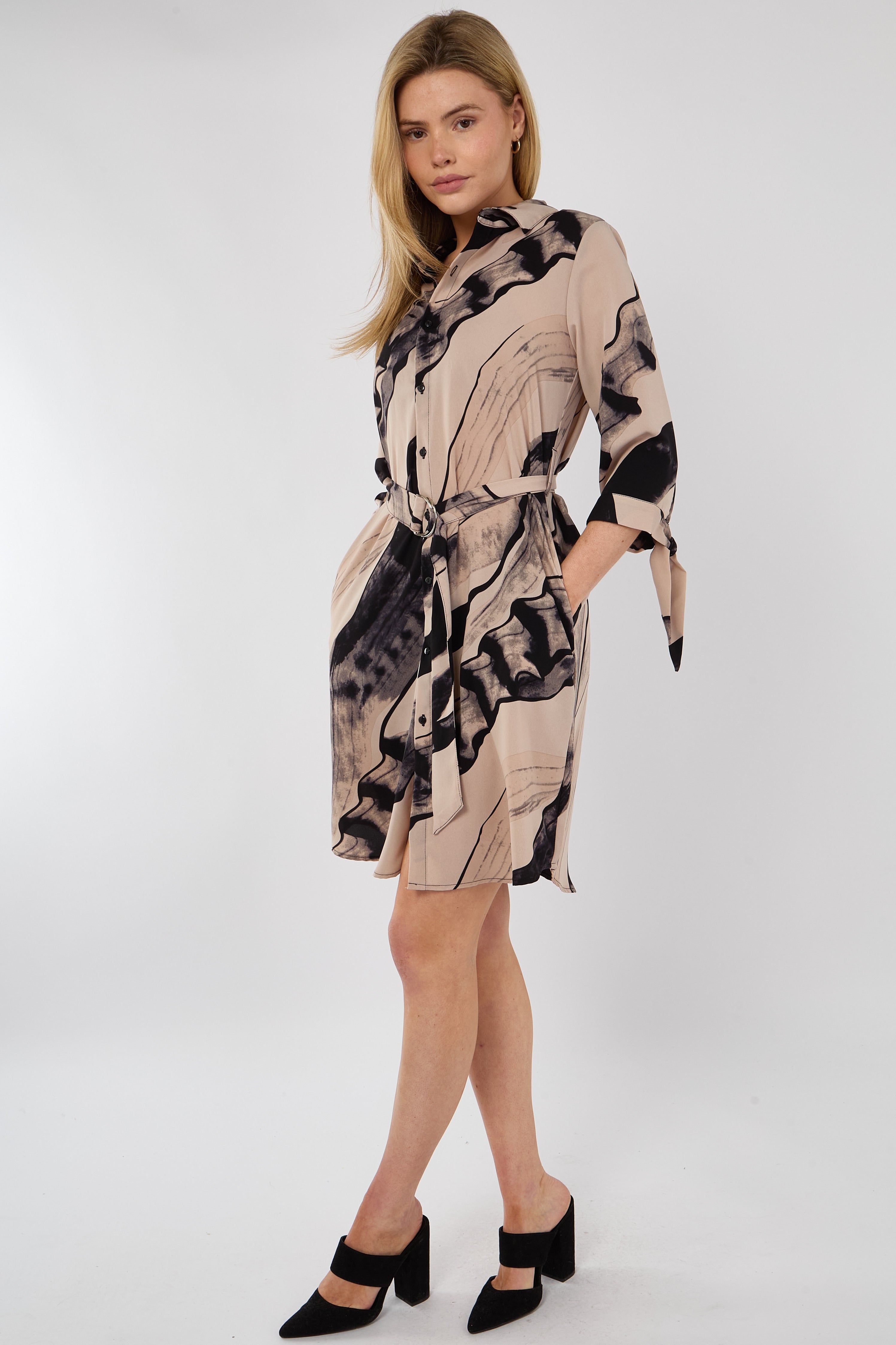 8Pcs Beige Abstract Print Half Sleeve Mini Shirt Dress