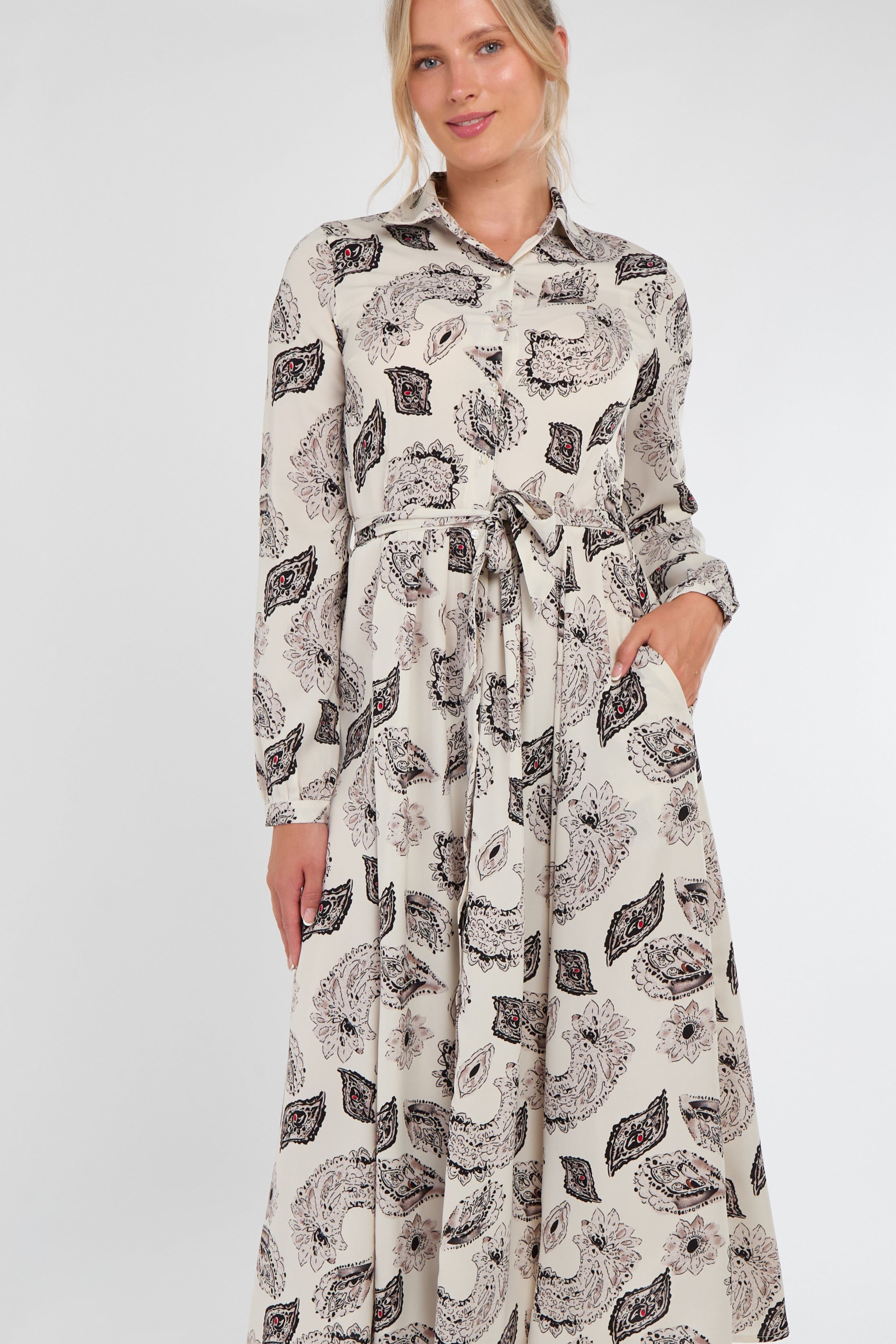8Pcs Cream and Black Paisley Print Maxi Shirt Dress