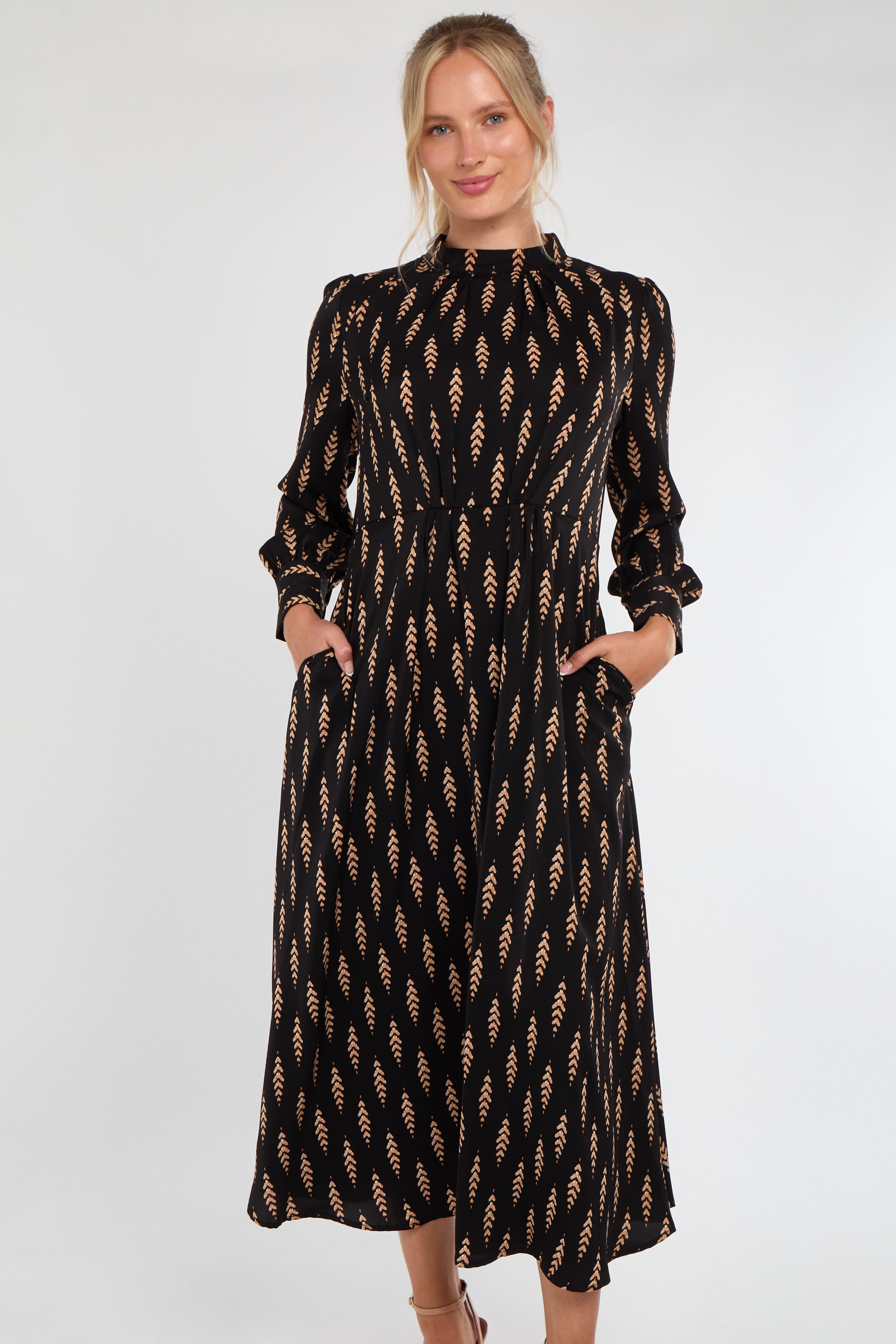 6Pcs Tan Chevron Print Pleated Skirt Maxi Dress
