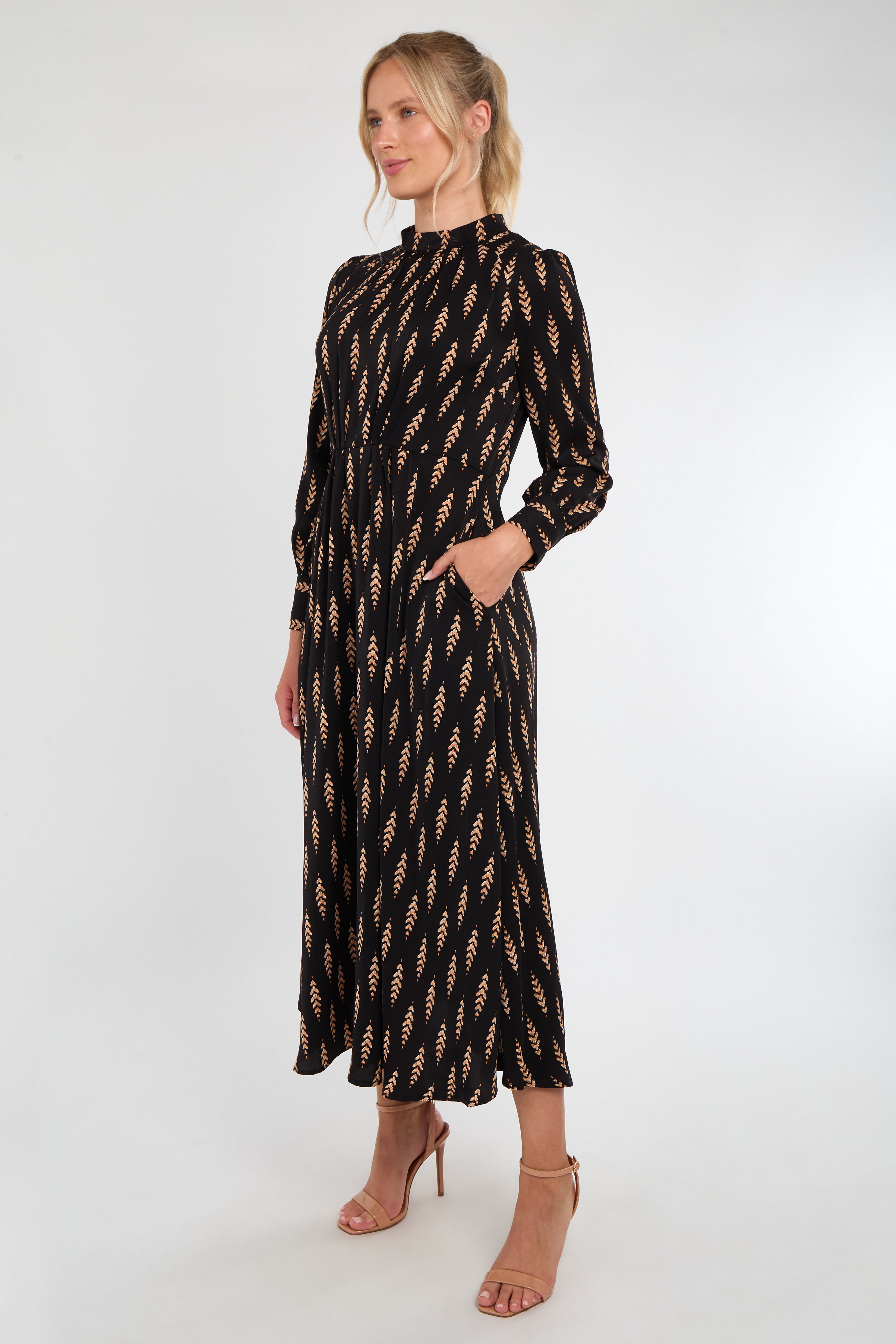 6Pcs Tan Chevron Print Pleated Skirt Maxi Dress