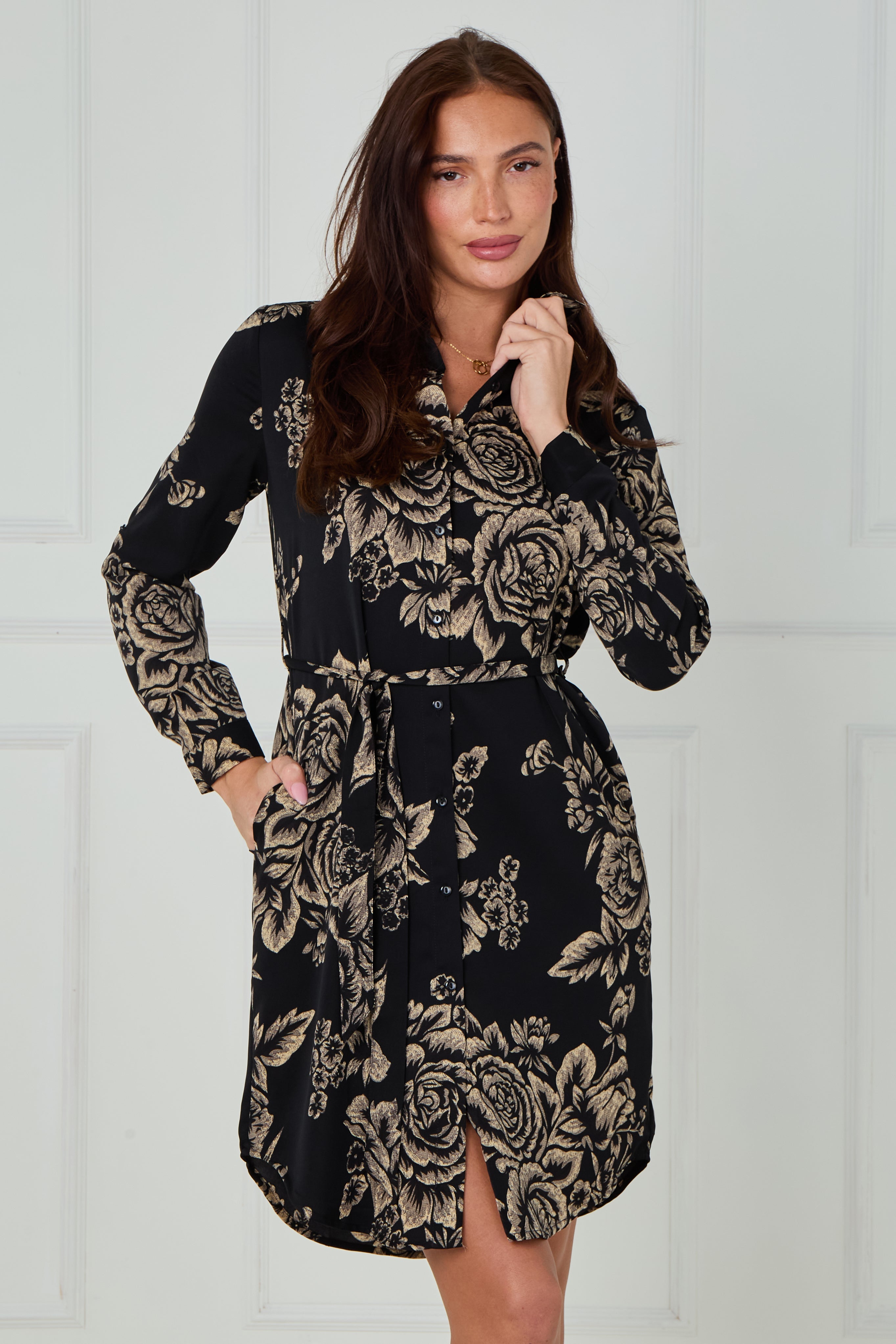 8Pcs Black and Beige Rose Print Mini Shirt Dress