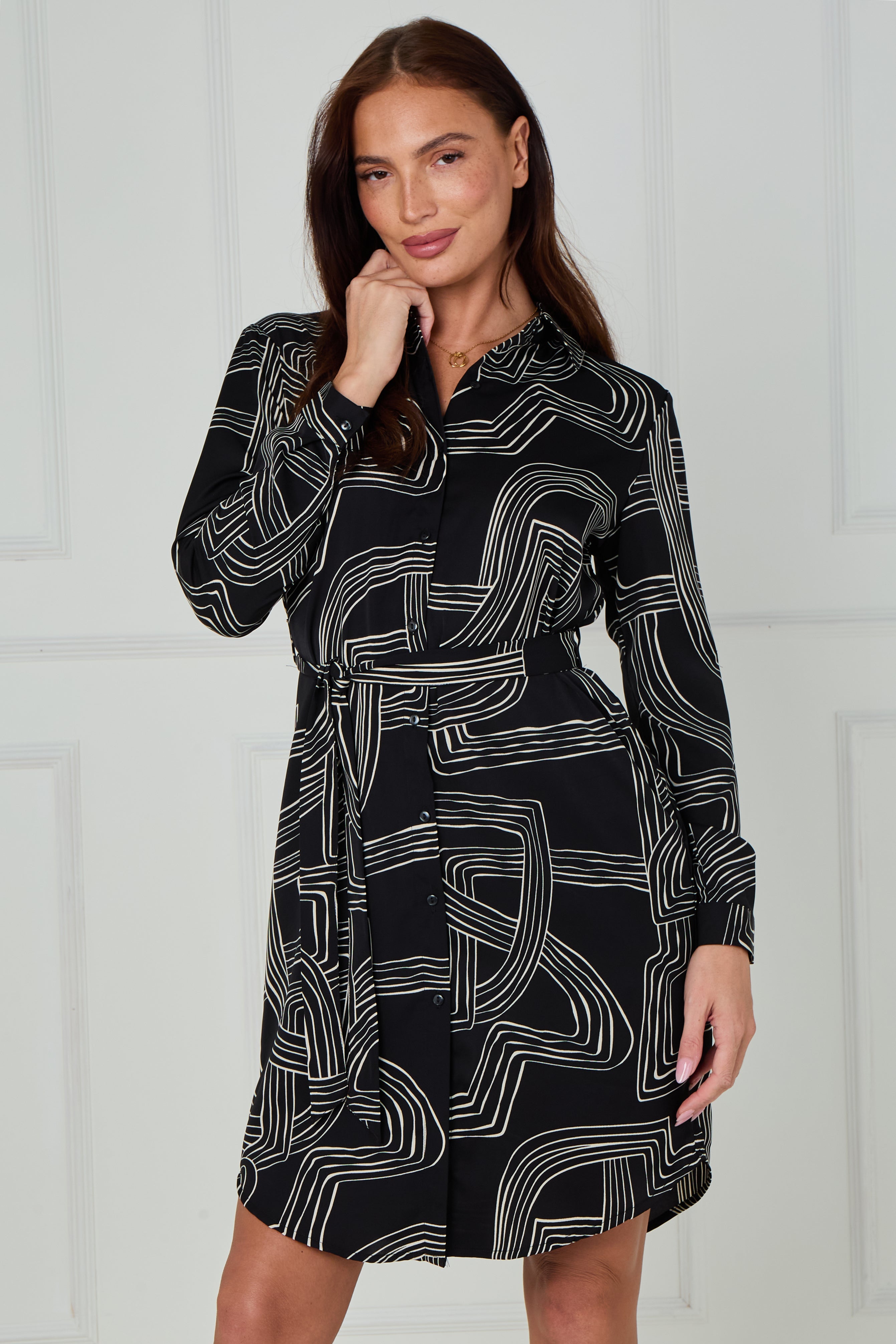 8Pcs Mono Geometric Maze Print Mini Shirt Dress