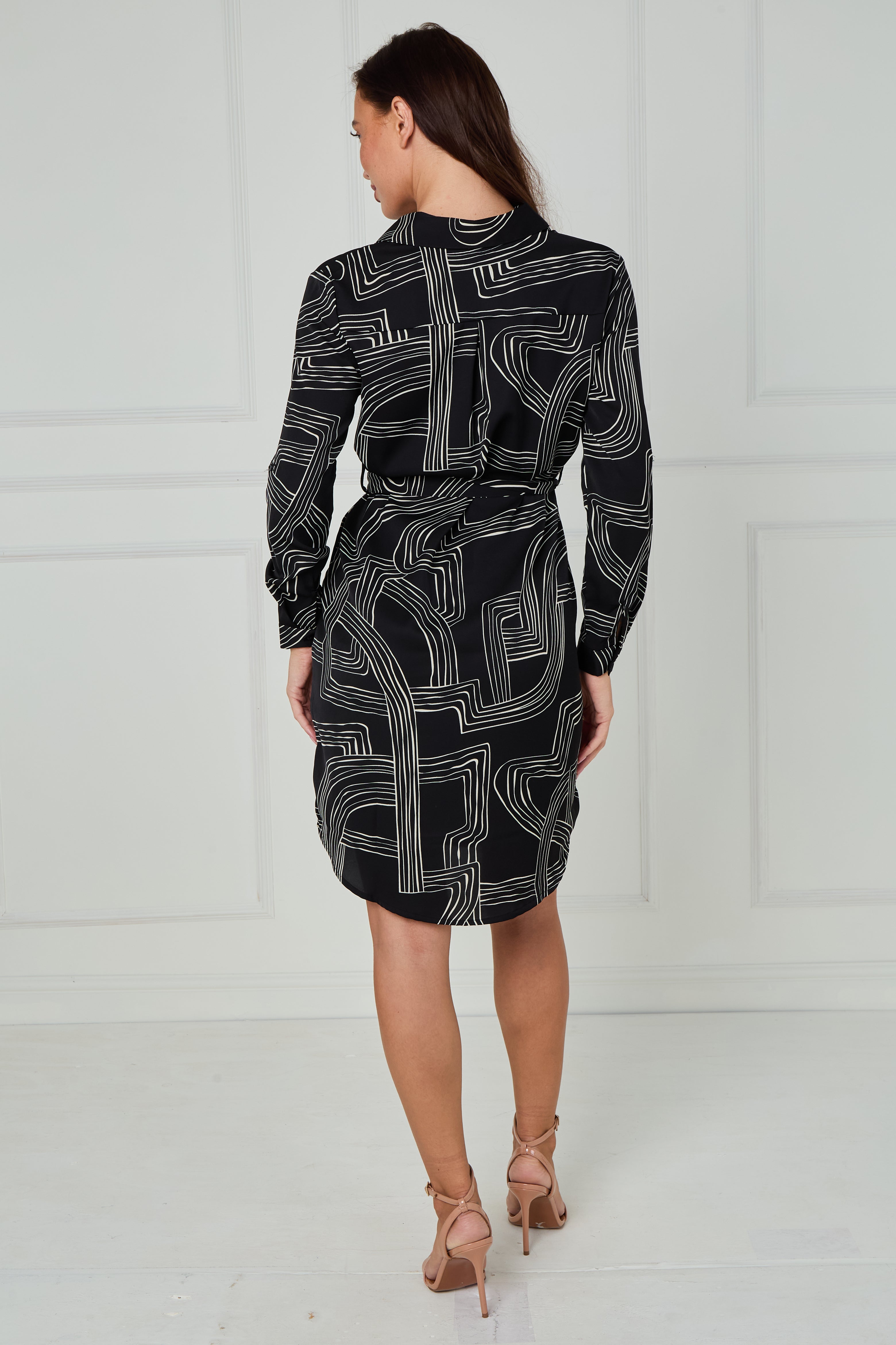 8Pcs Mono Geometric Maze Print Mini Shirt Dress