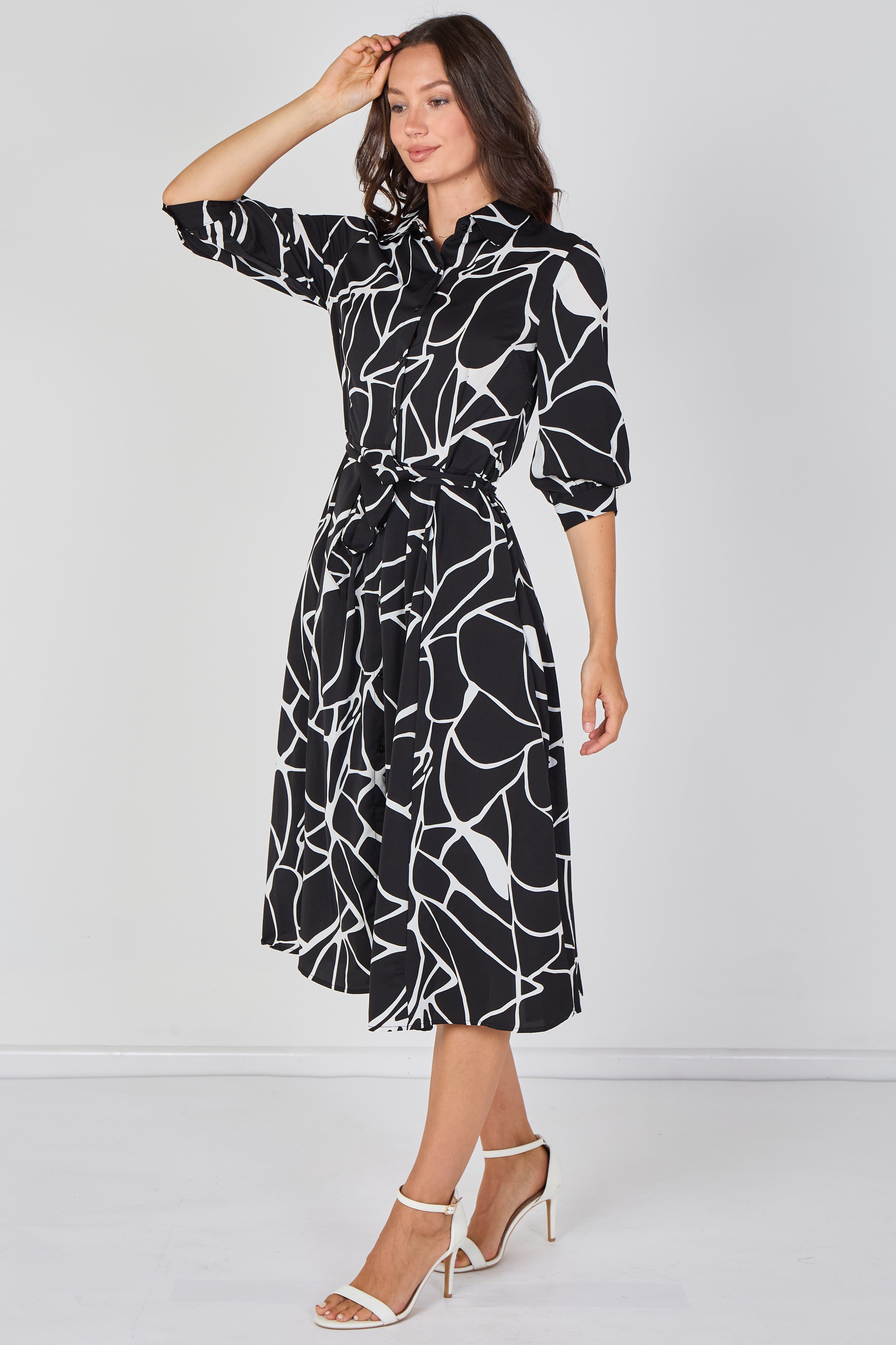 8Pcs Black and White Abstract Line Print Belted Midi Shirt Dress
