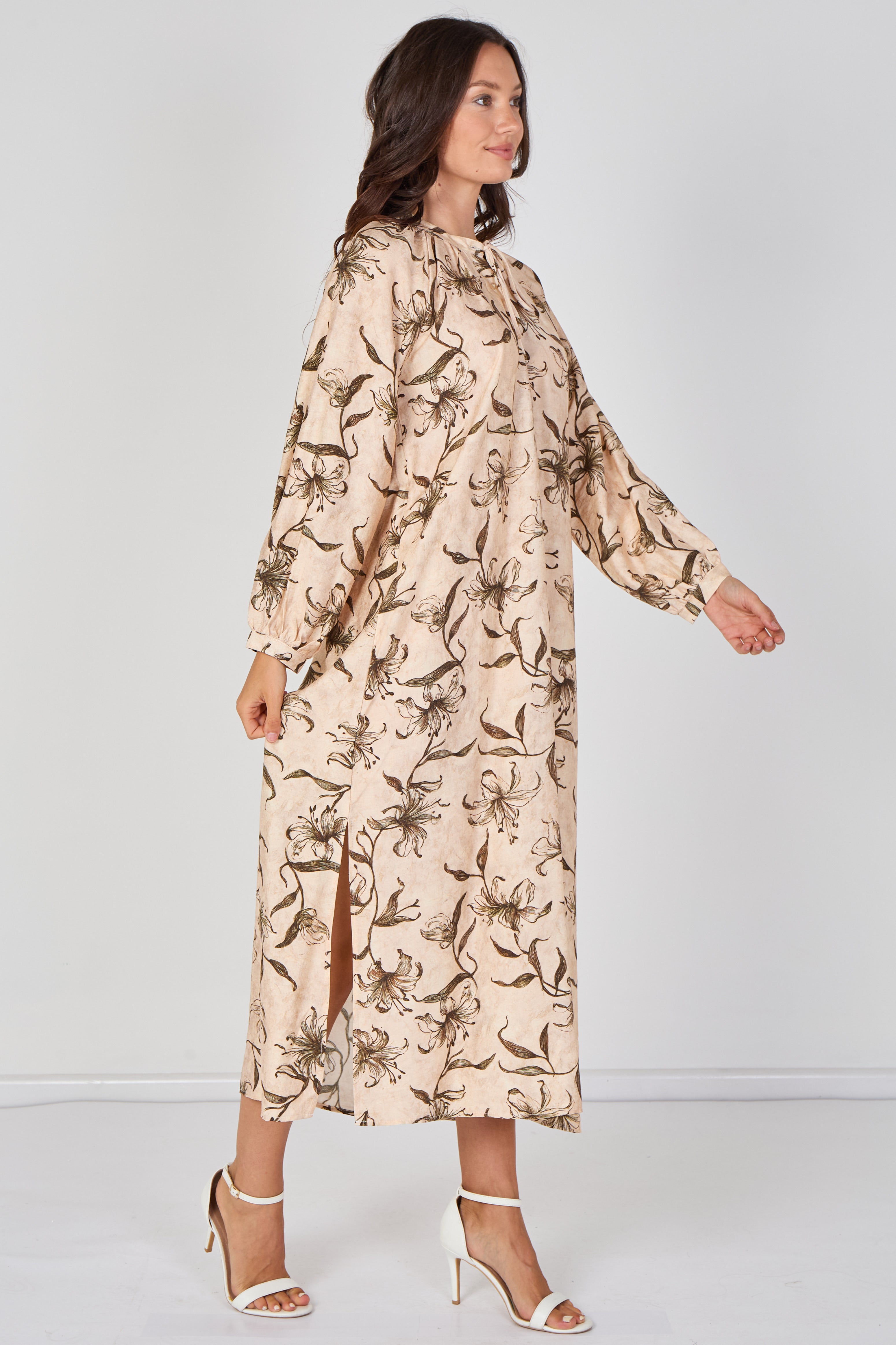 8Pcs Beige Lily Print Maxi Dress