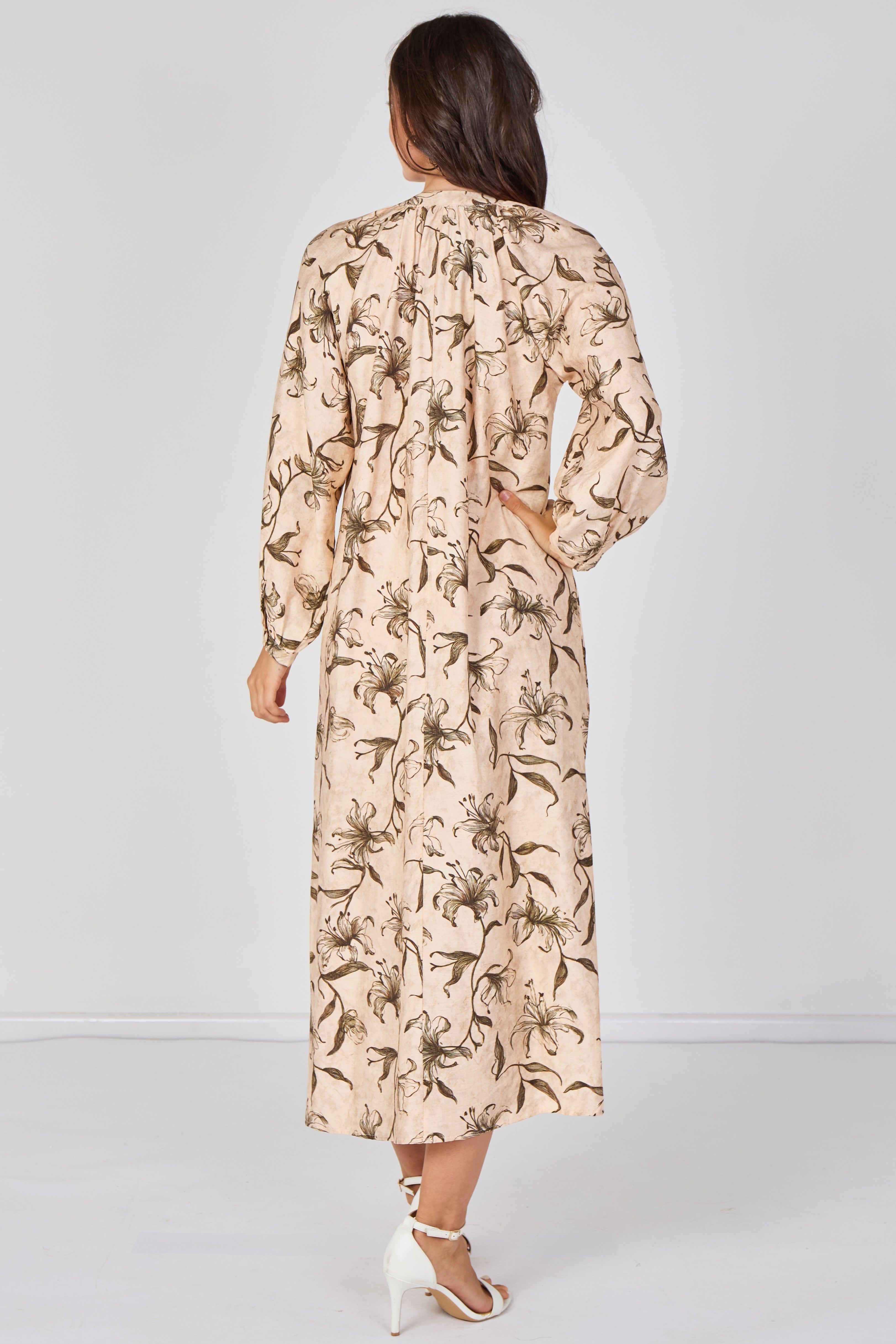 8Pcs Beige Lily Print Maxi Dress