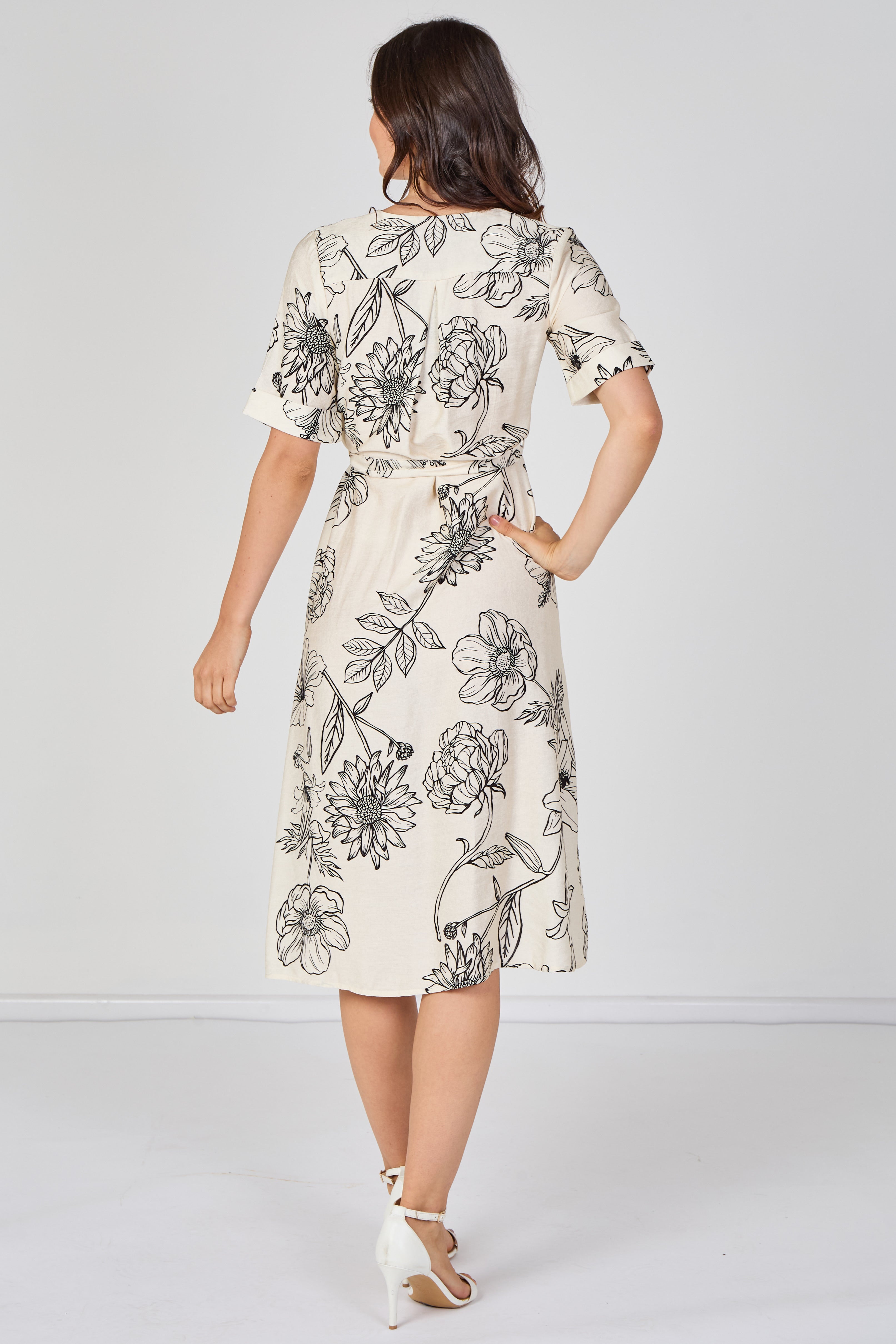 9Pcs Ivory Floral Print Short Sleeve Midi Dress
