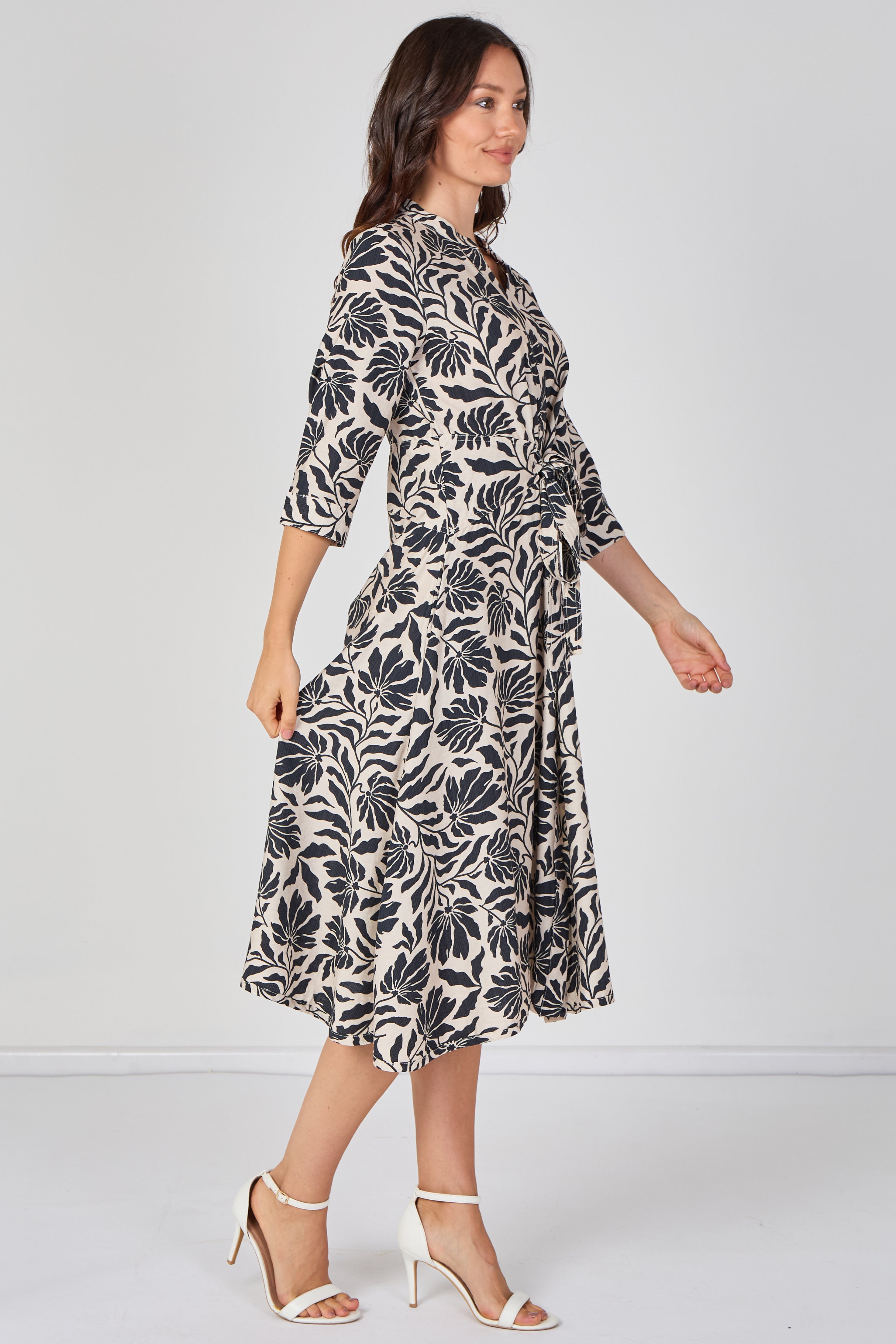 8Pcs Black Tropical Print Quarter Sleeve Tie Waist Midi Dress