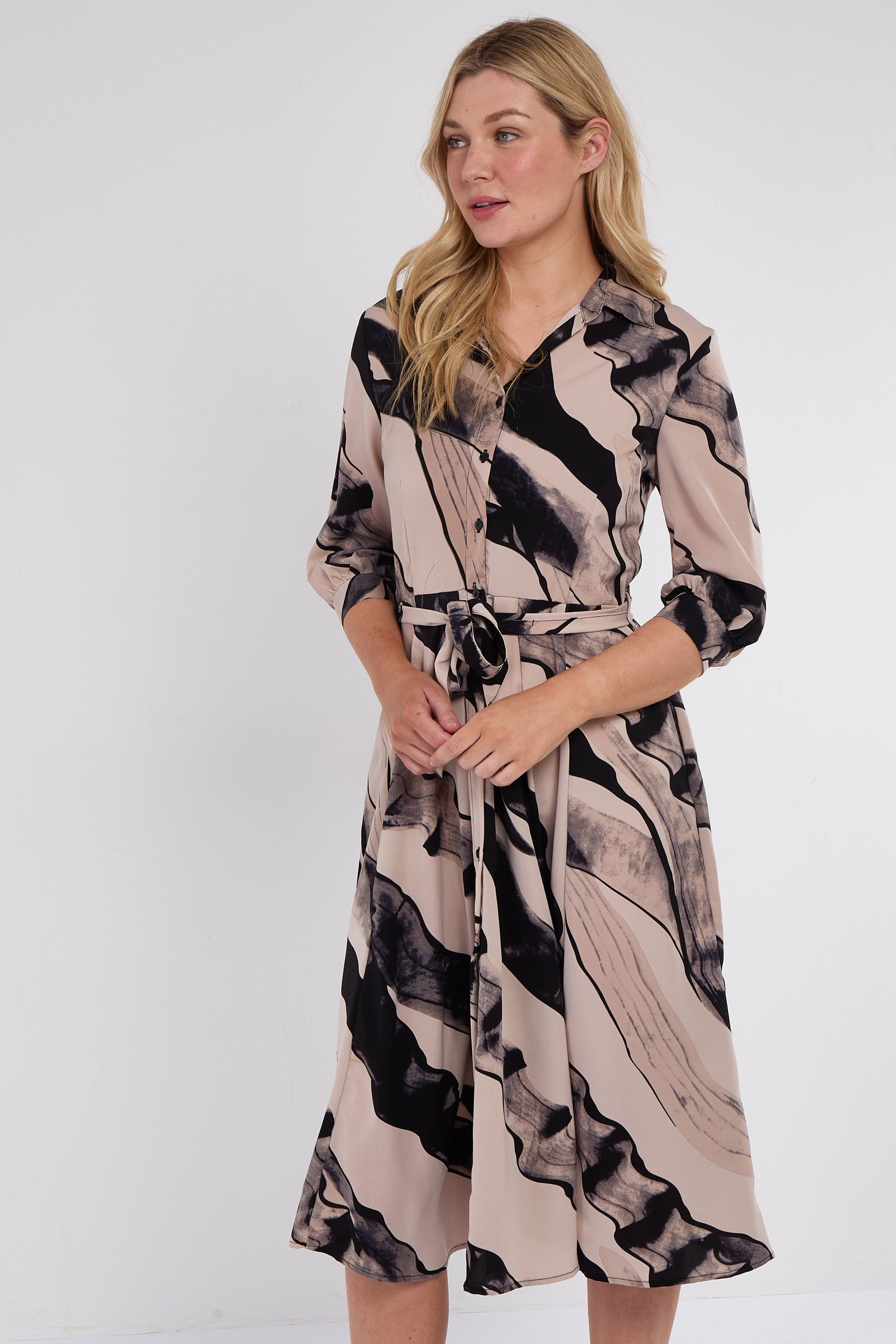 8Pcs Beige Abstract Print Half Sleeve Black Midi Shirt Dress