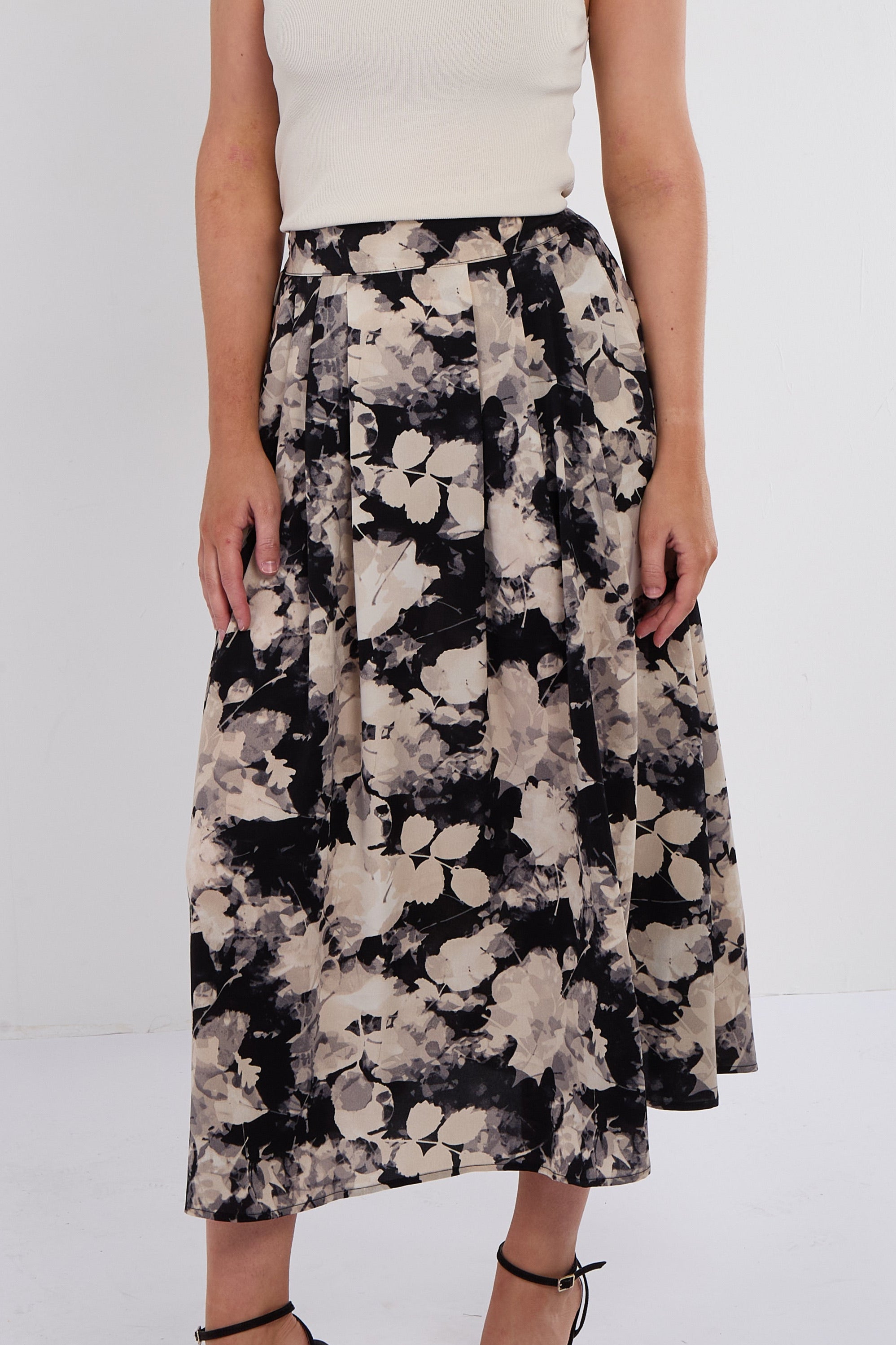 7Pcs Black Floral Print Pleated Midi Skirt