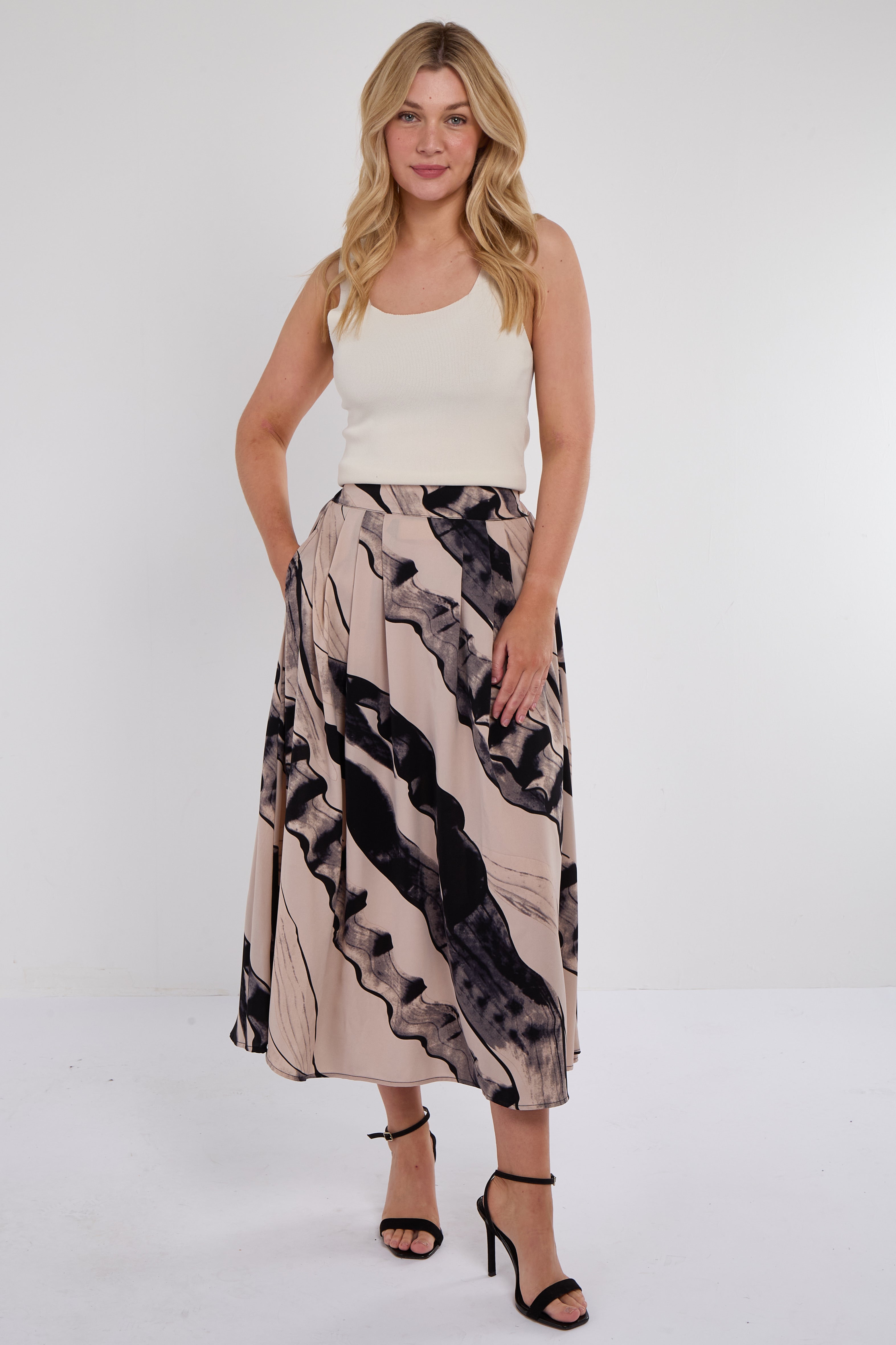 7Pcs Beige Abstract Print Pleated Maxi Skirt