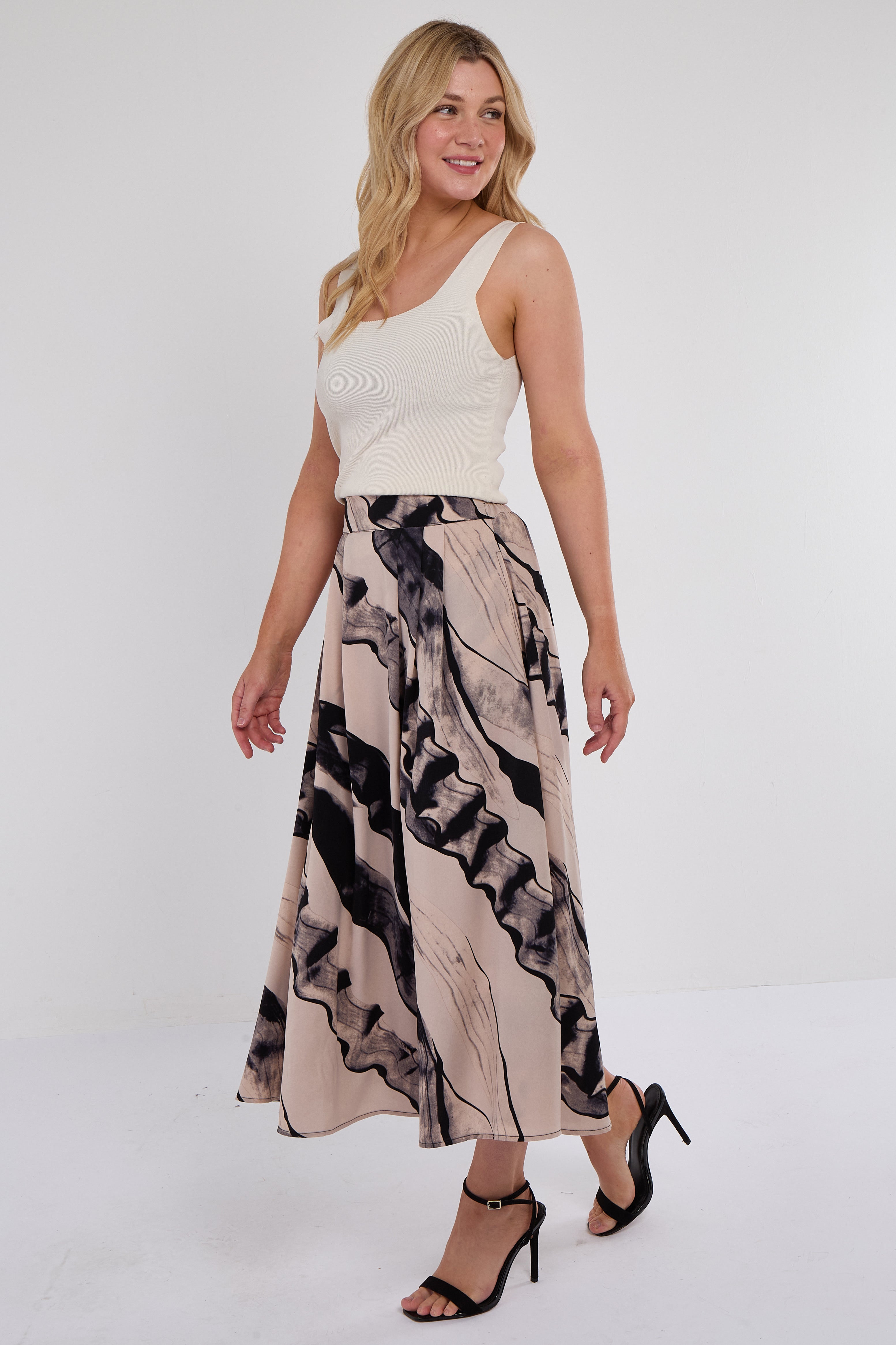 7Pcs Beige Abstract Print Pleated Maxi Skirt