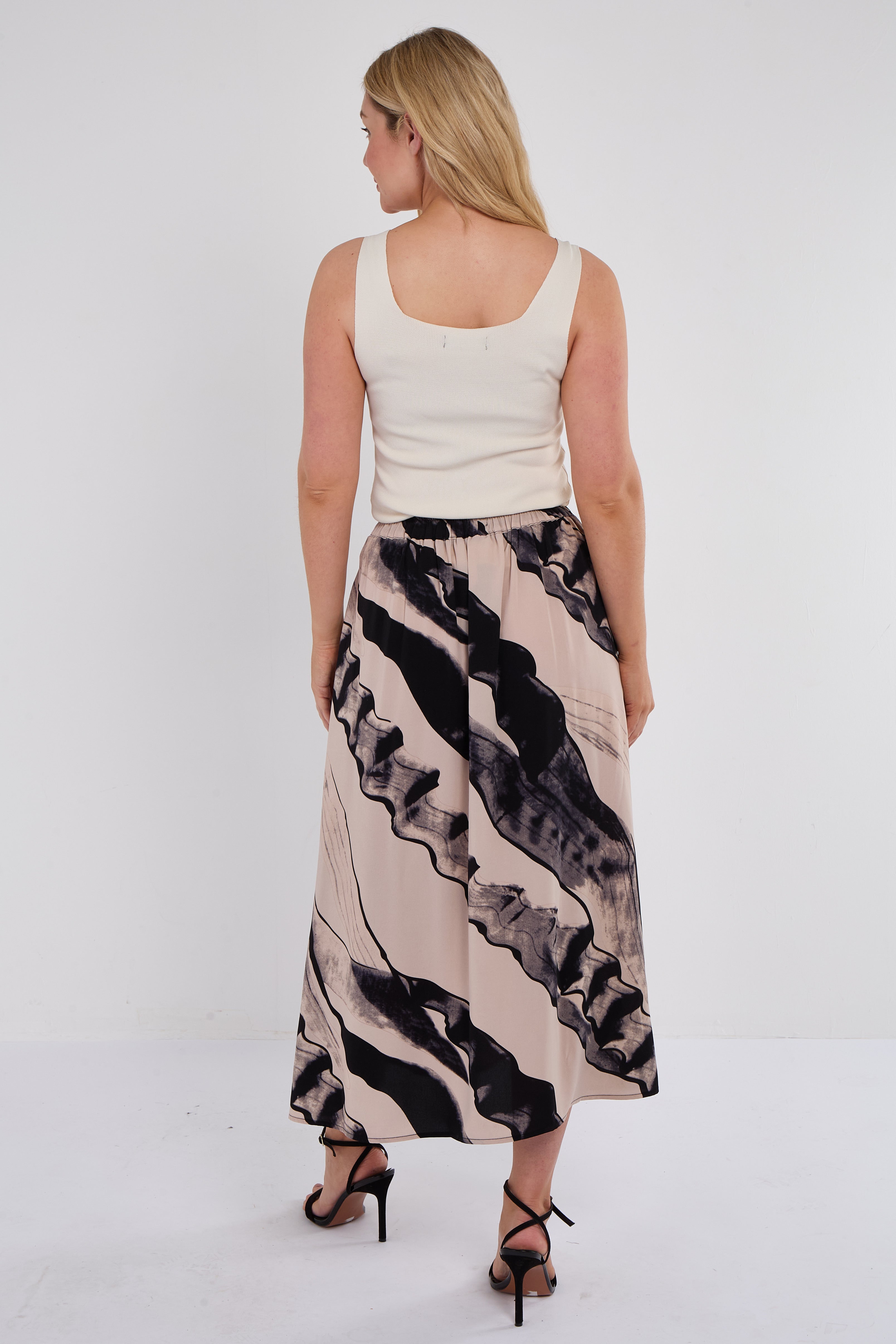 7Pcs Beige Abstract Print Pleated Maxi Skirt