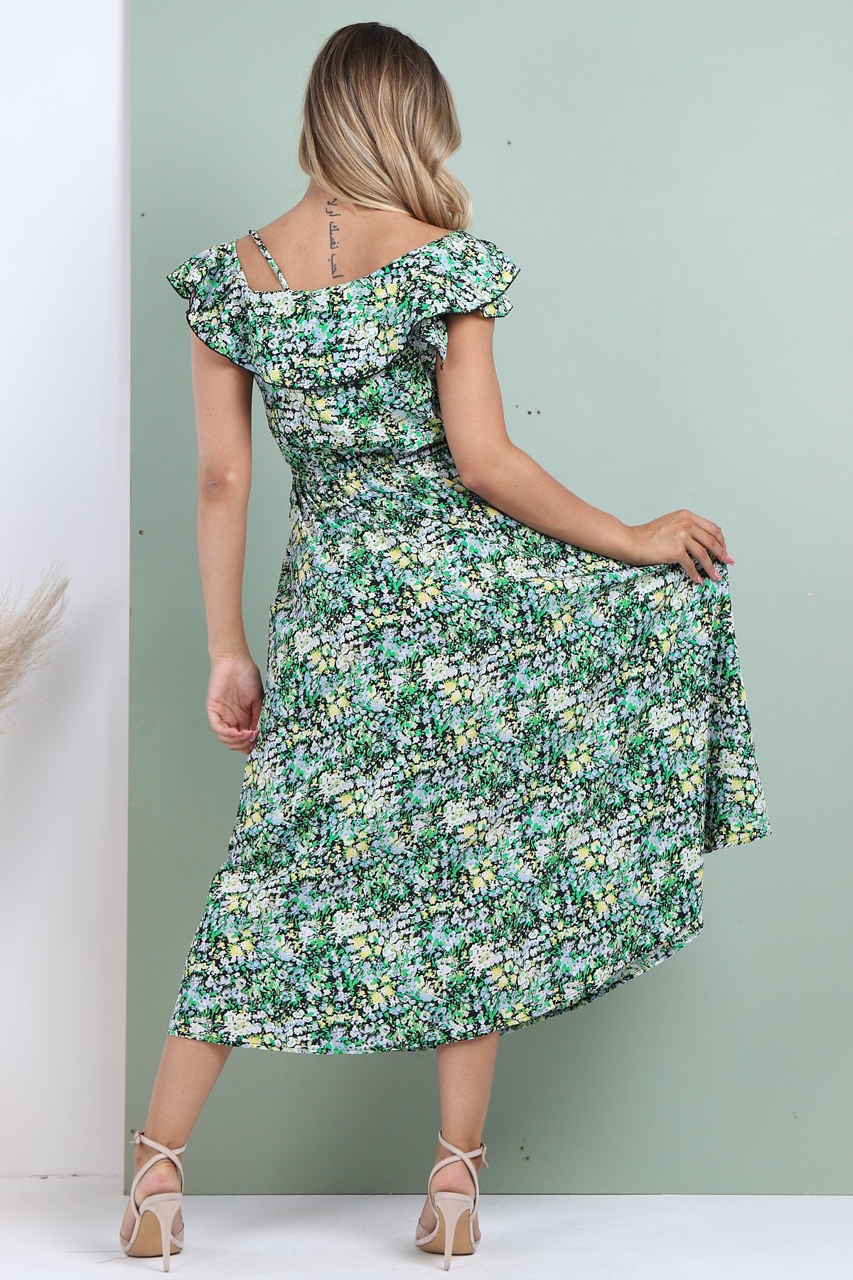 8Pcs Black Ditsy Floral Printed Asymmetric Strap Midi Dress