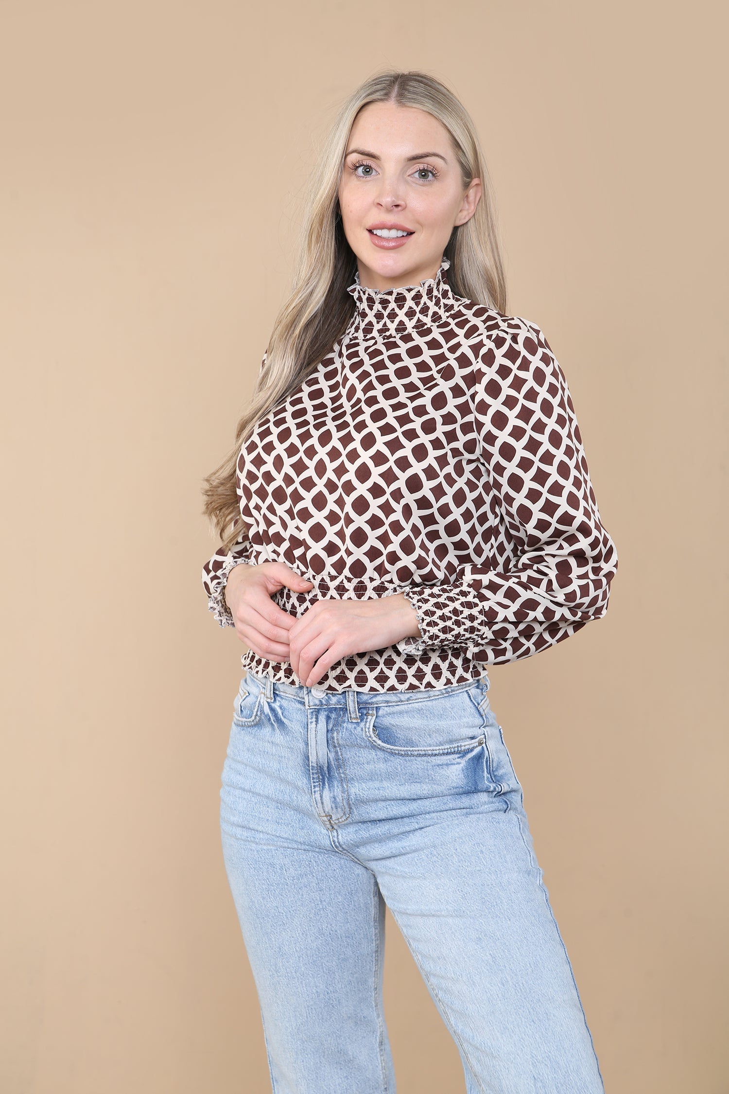8Pcs Brown Geometric Print Shirred Waist Crop Top